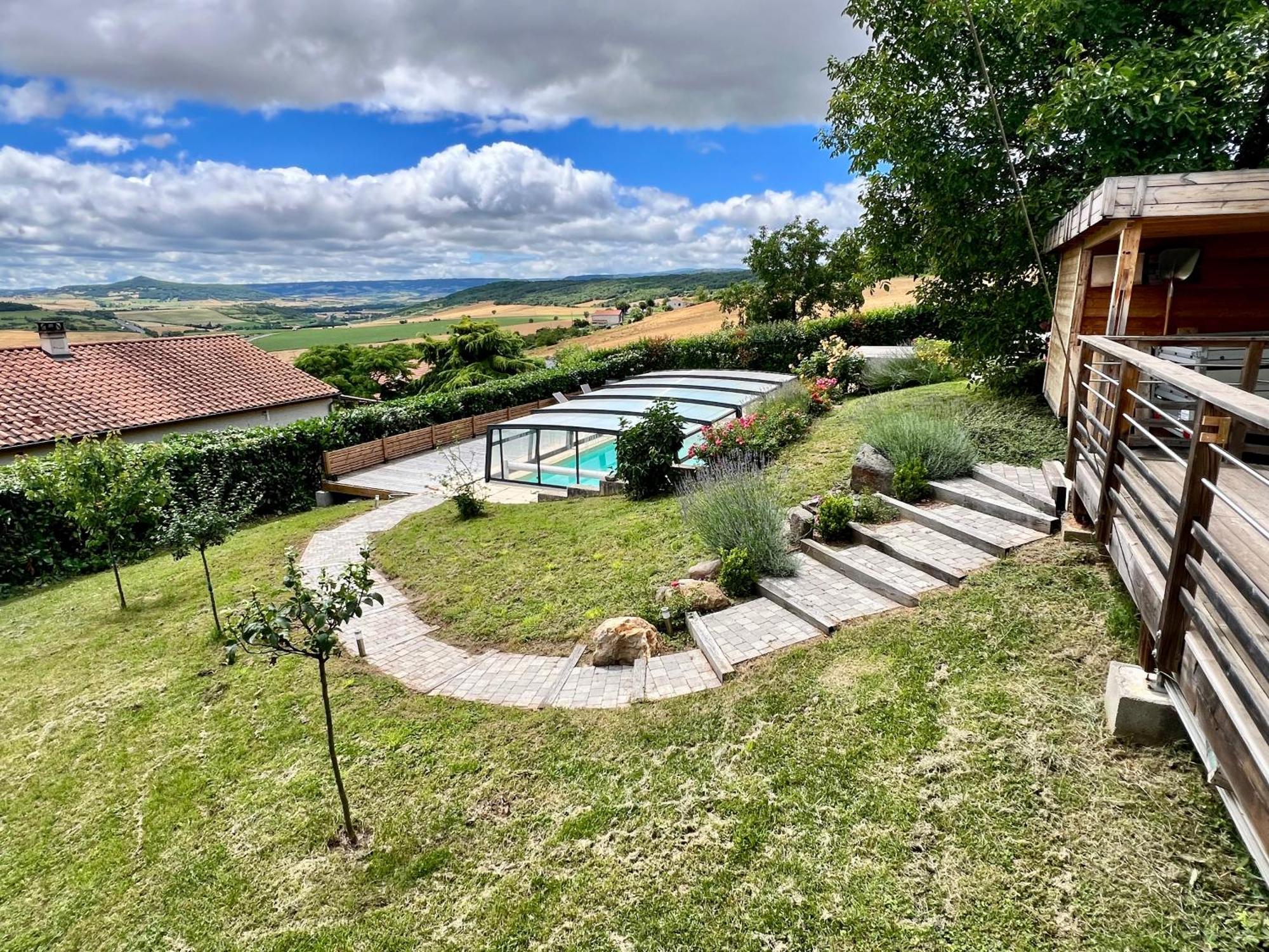 Nid D'amour En Auvergne Avec Piscine * Le Broc (Puy-de-Dome)