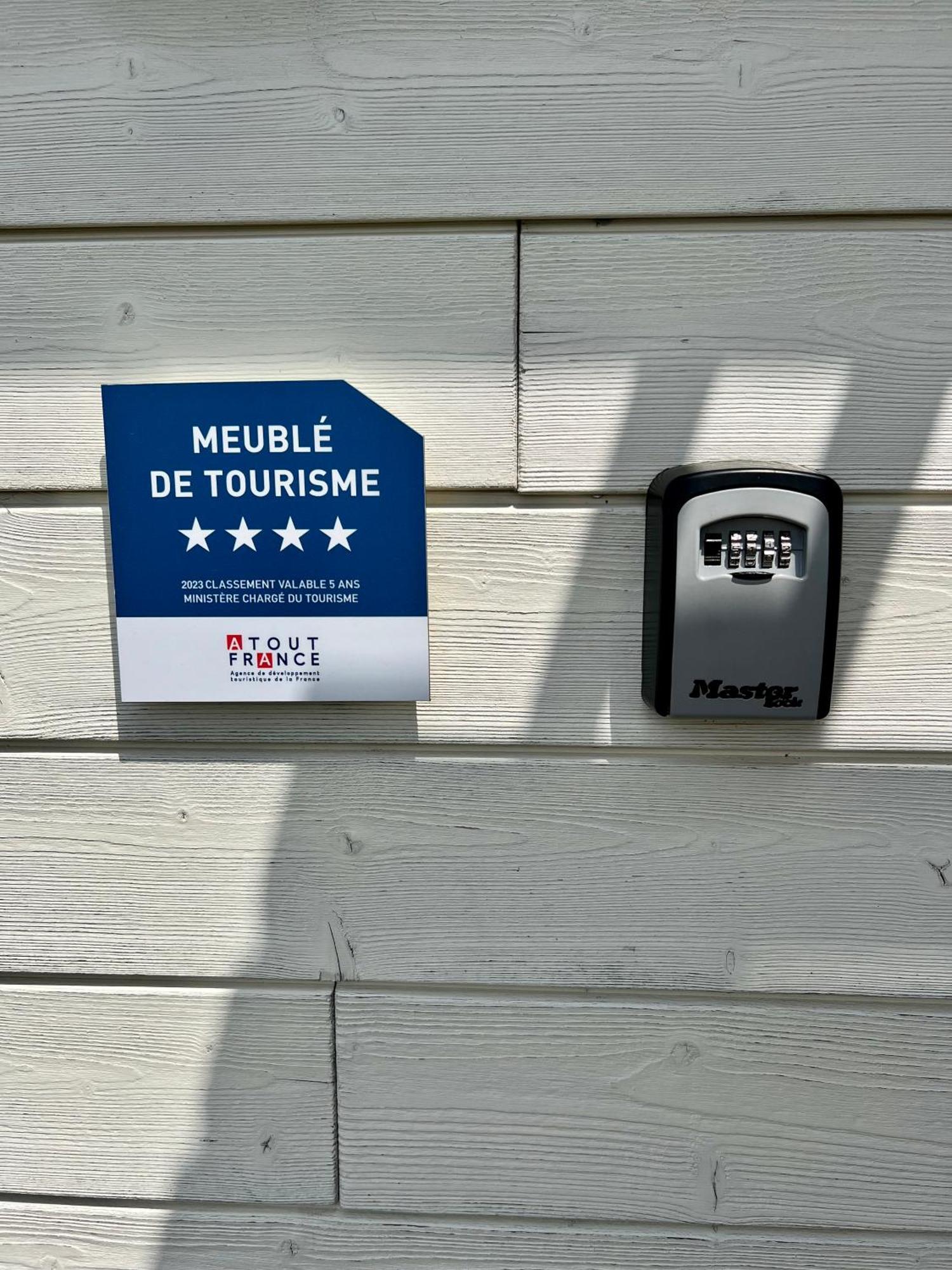Nid D'amour En Auvergne Avec Piscine Casa de Férias Le Broc (Puy-de-Dome)