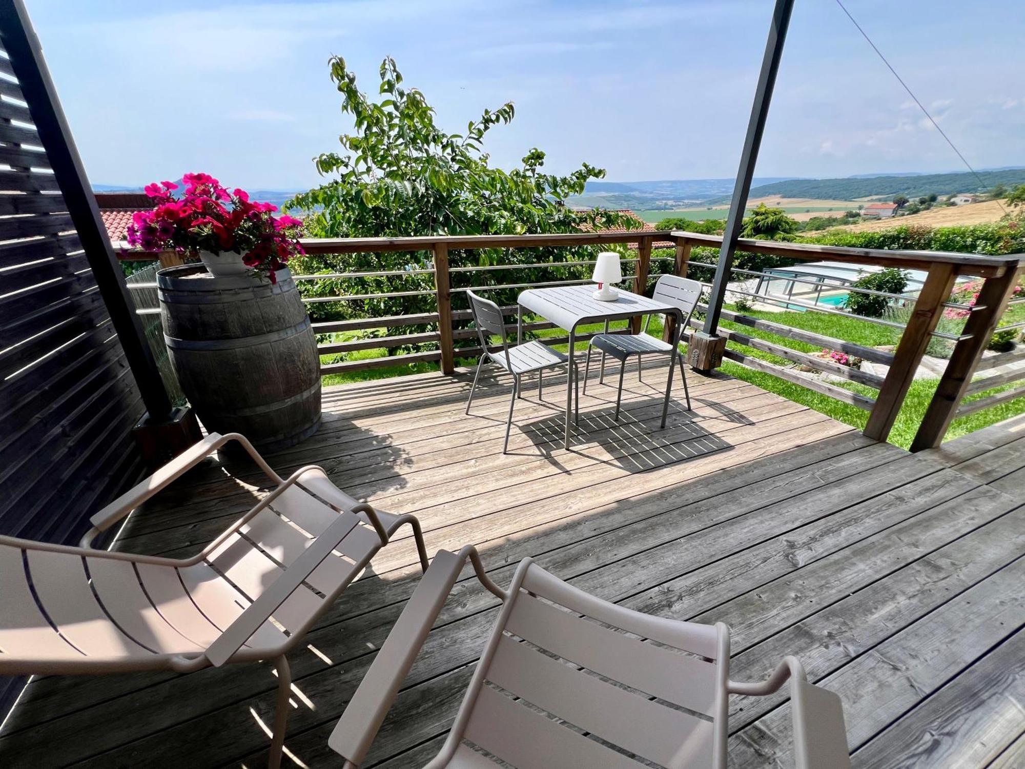 Casa de Férias Nid D'amour En Auvergne Avec Piscine *